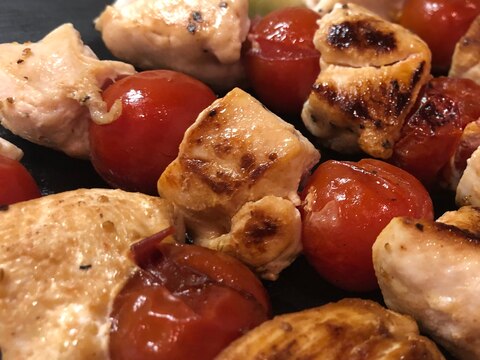 鶏胸肉とトマトの串焼き